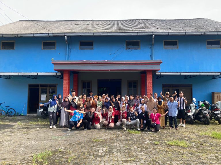 Pelaksanaan Posyandu dan Senam Lansia di Desa Diwak Bersama Mahasiswa KKN UNNES GIAT 14